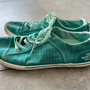 North Face casual teal blue women’s shoes size 8.5